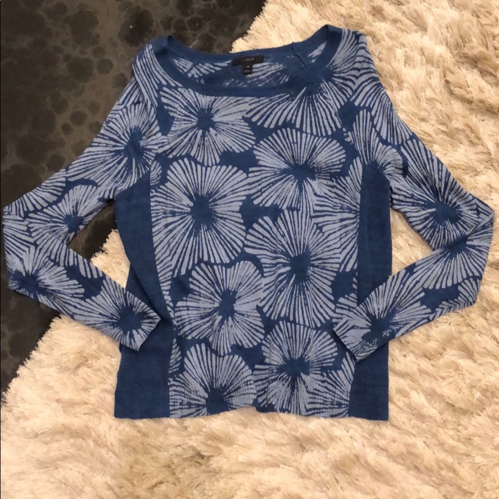 J. Crew floral sweater 💙